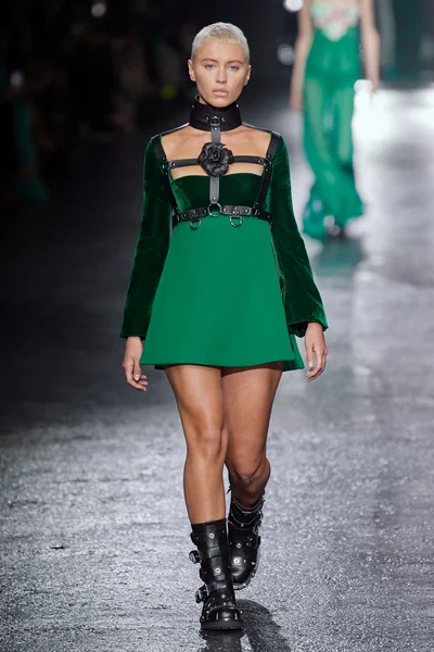 Look 14